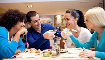 Ask an Expert – Mindful Eating at Restaurants: Making Healthy Choices