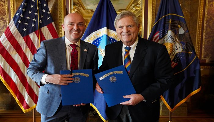 Gov. Cox and U.S. Secretary of Agriculture Tom Vilsack Sign New Agreement to Fight Wildfires