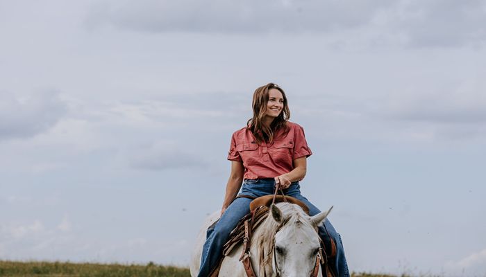Experienced Rookie Building Trust in Agriculture Through Online Platforms