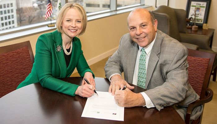 Over 100,000 Hands Raised to Support 4-H kids Across the Country